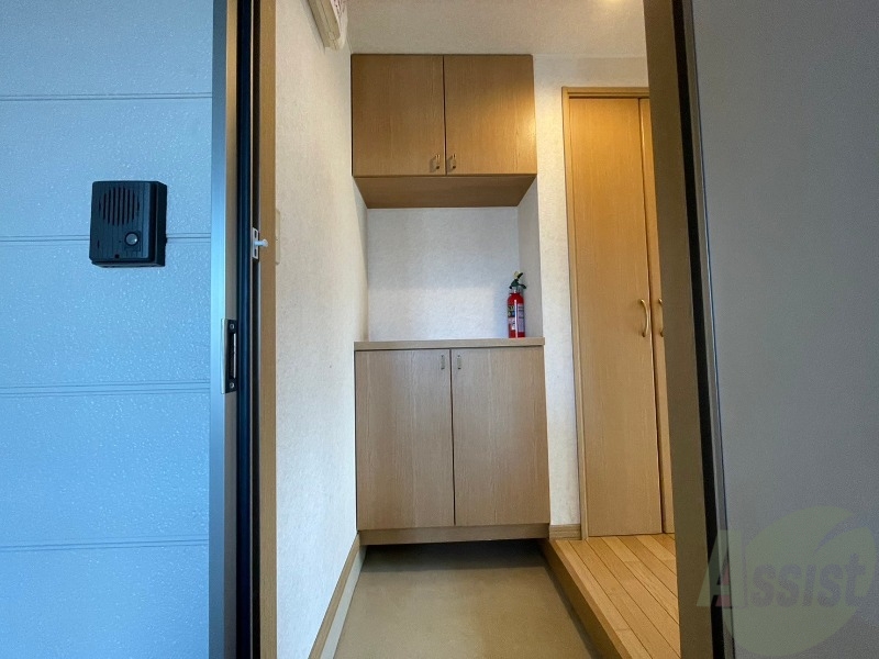 玄関　玄関の様子です。明るい印象ですね。気分もあがりそう。