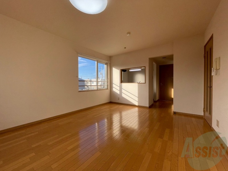 居室・リビング　広くてキレイなお部屋が広がっていて、充実した生活が送れそう。