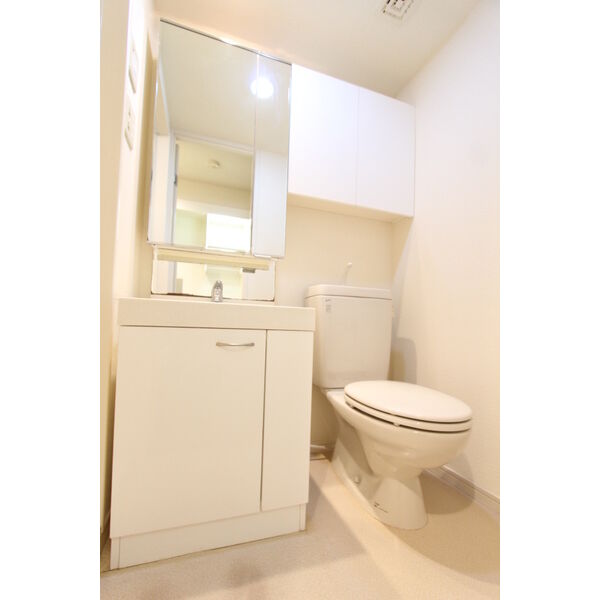 洗面設備　※同じシリーズの室内写真