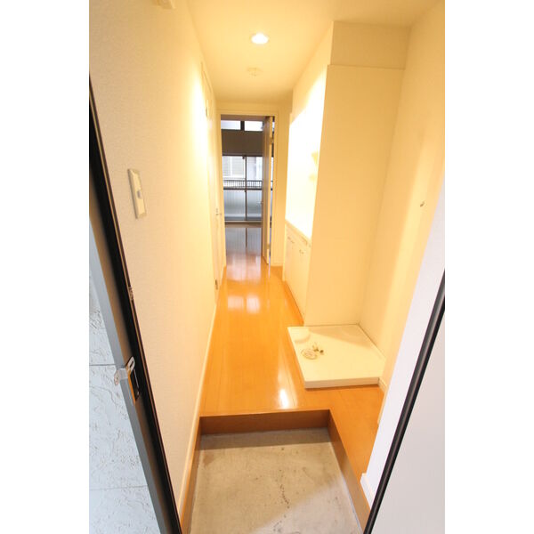 玄関　※同じシリーズの室内写真