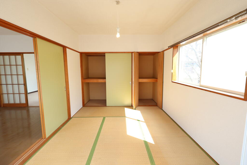 収納　6帖和室押入収納