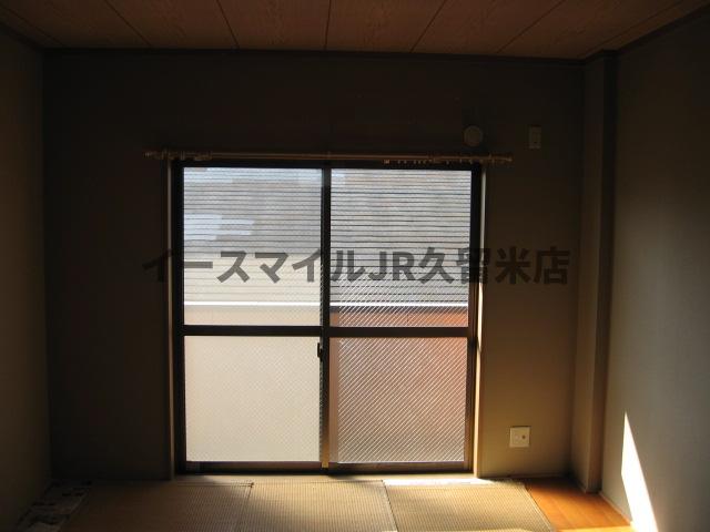 居室・リビング　こちらの居間で趣味の時間をお楽しみください