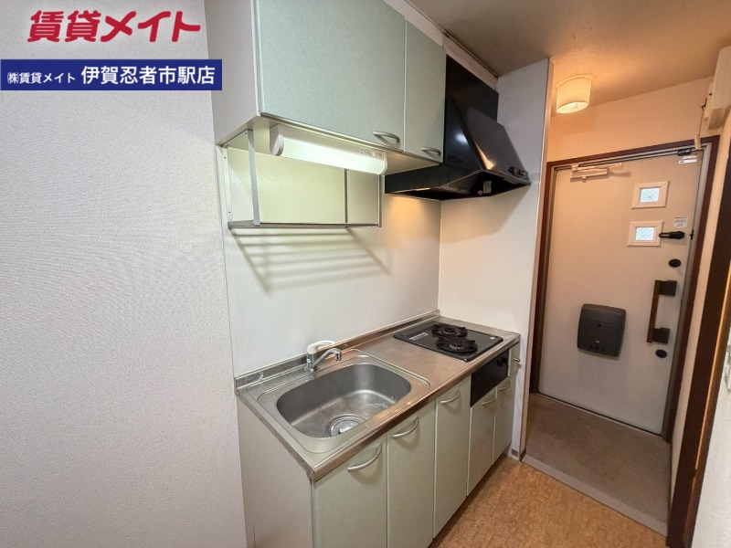 キッチン　同物件別室画像