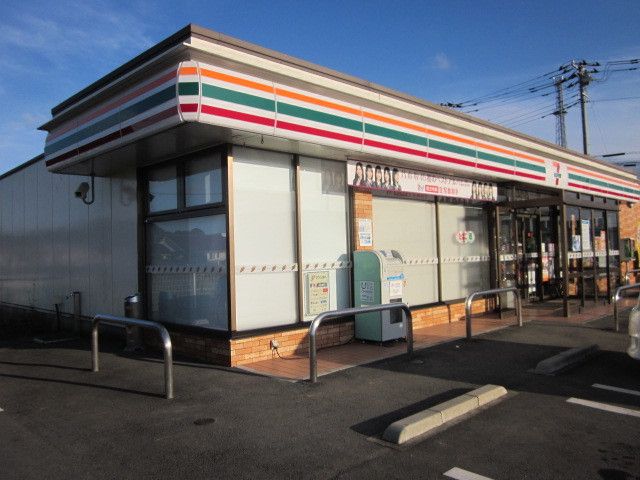 コンビニ　セブンイレブン（コンビニ）まで600m