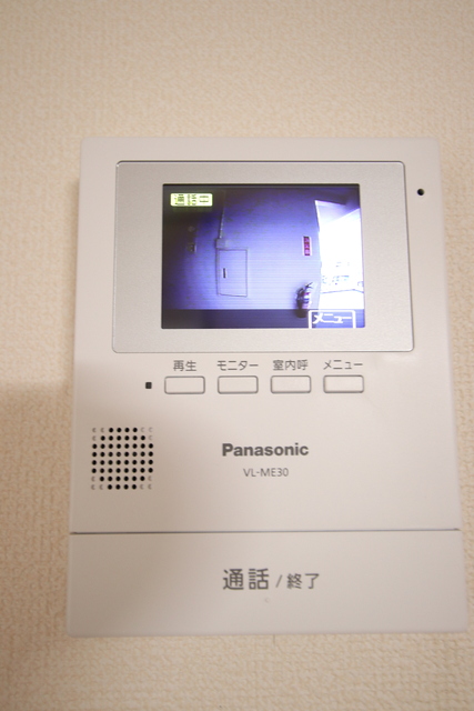 セキュリティ　訪問者の顔を確認できるＴＶモニター付きドアホン