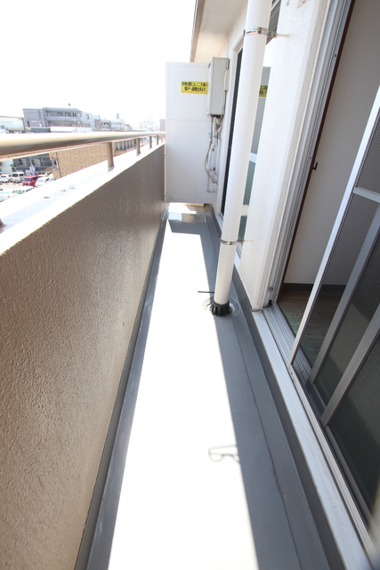 バルコニー　２部屋から出られるバルコニー◎