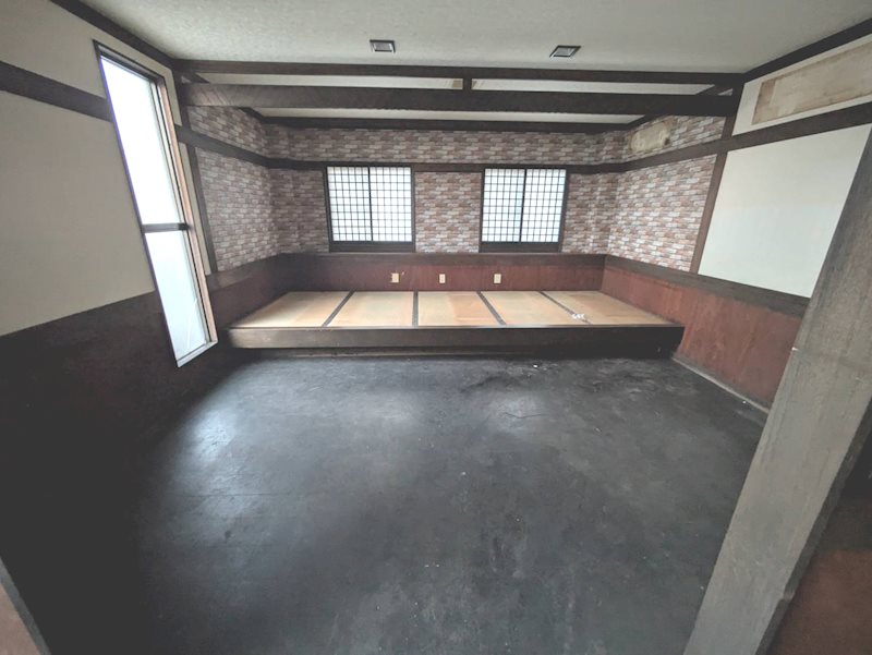 その他　1階店舗スペースお掃除前です。