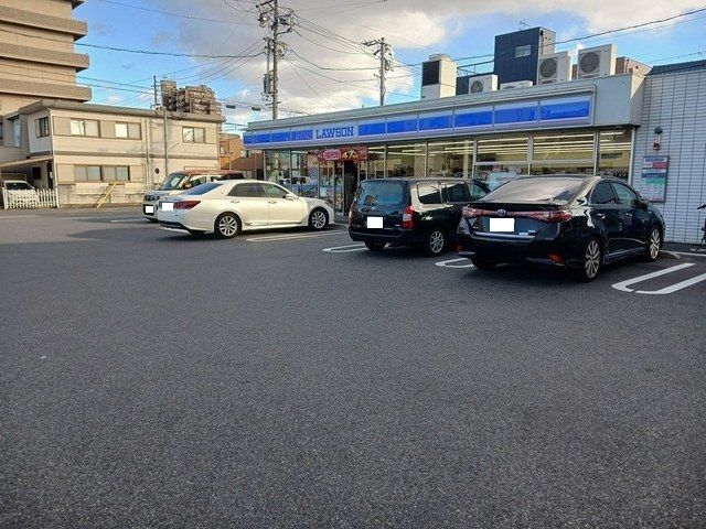コンビニ　ローソン熱田一番二丁目店（コンビニ）まで400m