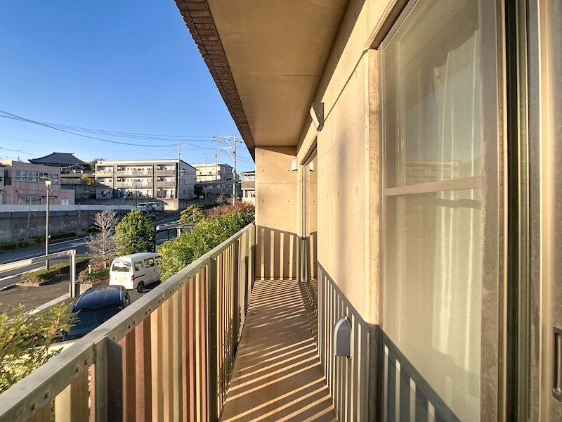 バルコニー　玄関前のスペースが広いです！