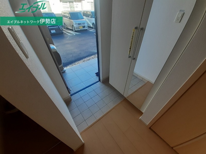 玄関　反転タイプ参考写真