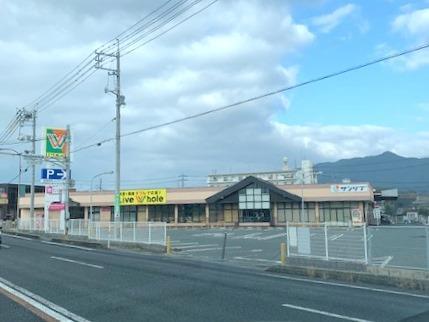 スーパー　リブホール安岡店（スーパー）まで943m