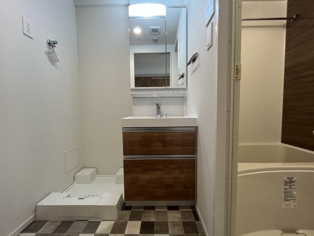 洗面設備　脱衣スペースもあります