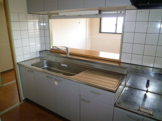 キッチン　広々キッチン