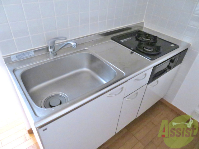 キッチン　キッチンはこちらのシステムキッチンになりますねー。