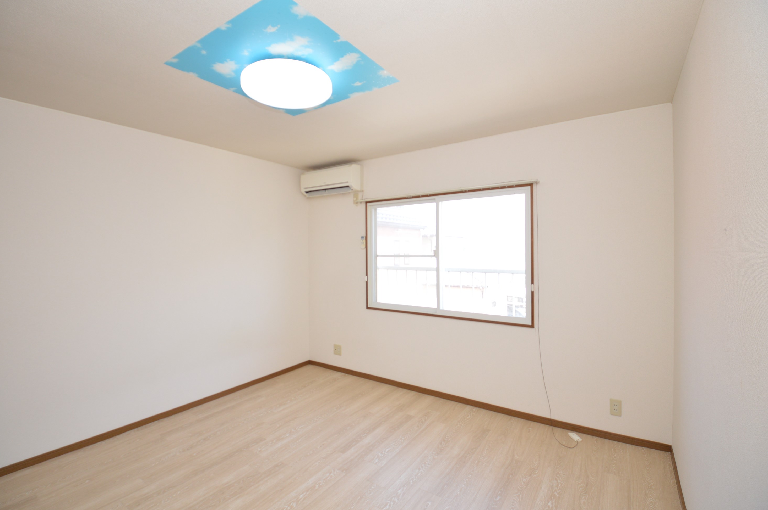 居室・リビング　（参考）他室の写真を使用しています。現況優先となります。