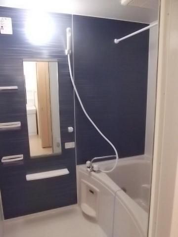 バス・シャワールーム　嬉しい追い焚き　浴室乾燥機です