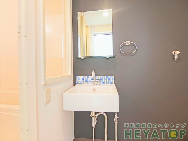 洗面設備　忙しい朝の身支度に便利なおしゃれな洗面化粧台