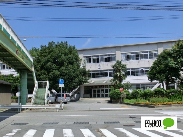 小学校　加賀市立山代小学校（小学校）まで829m