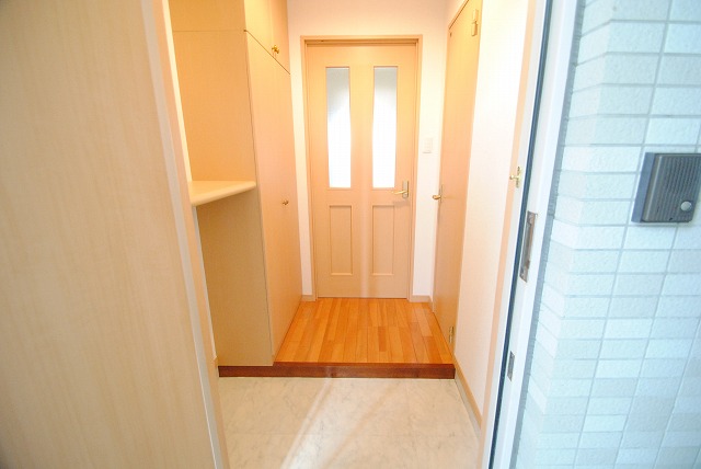 玄関　同型物件　イメージ写真