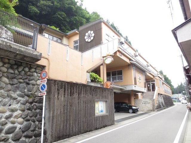 幼稚園・保育園　慈教保育園（幼稚園・保育園）まで1539m