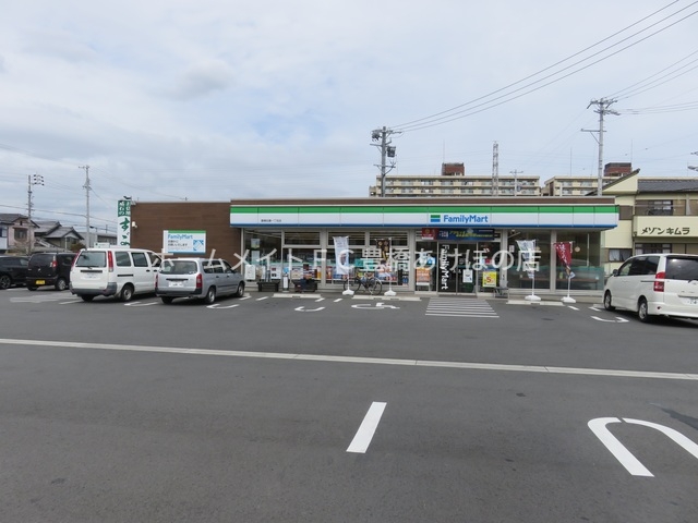 コンビニ　ファミリーマート佐藤一丁目店（コンビニ）まで621m