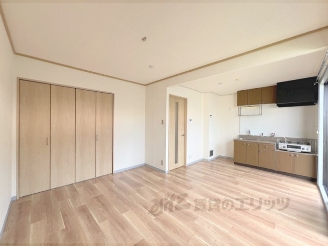 居室・リビング　東側６帖