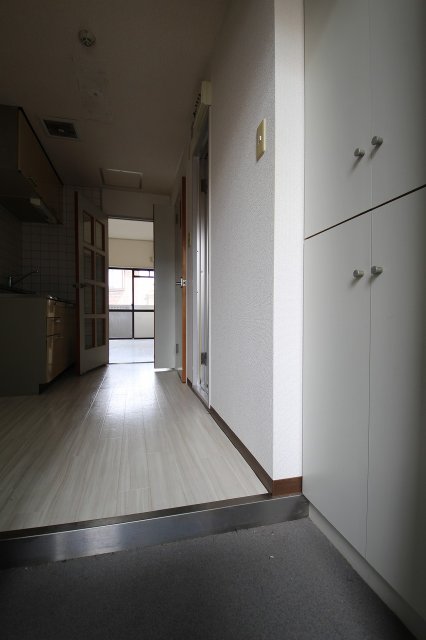 玄関　※同建物・別号室の写真です