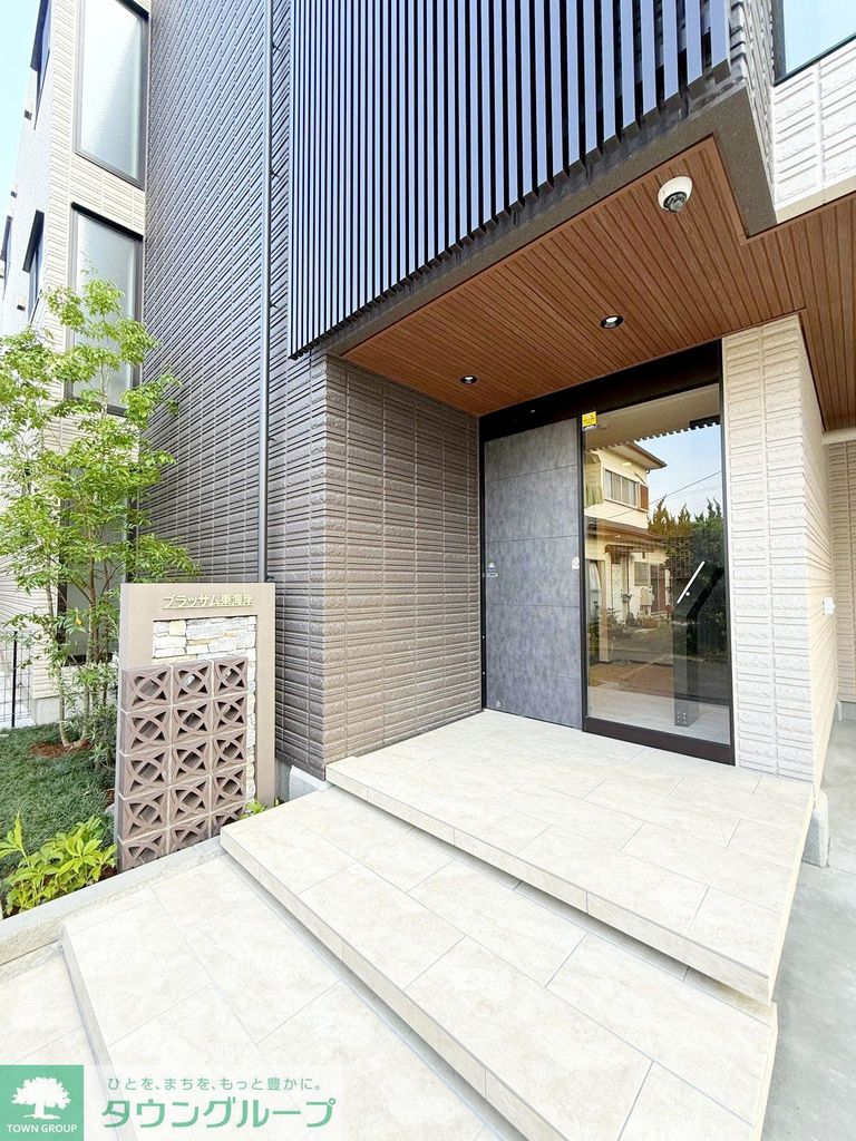 エントランス　バルコニー