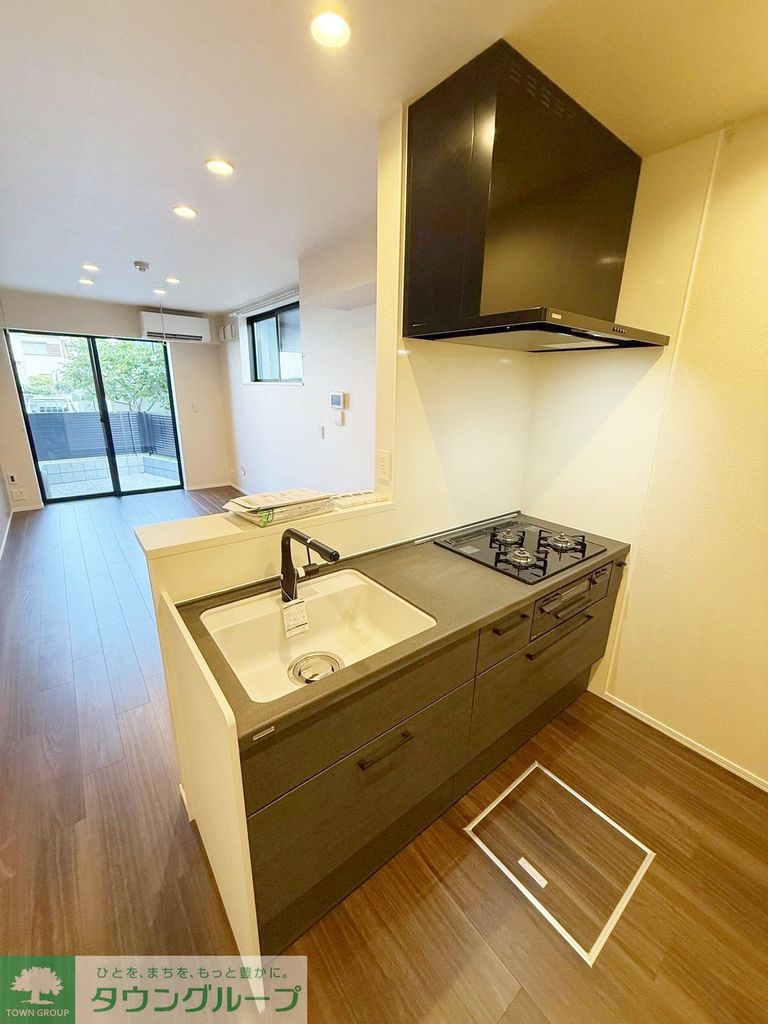 キッチン　玄関