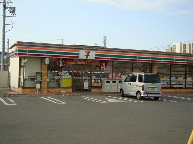 コンビニ　セブンイレブン高崎八千代店（コンビニ）まで565m