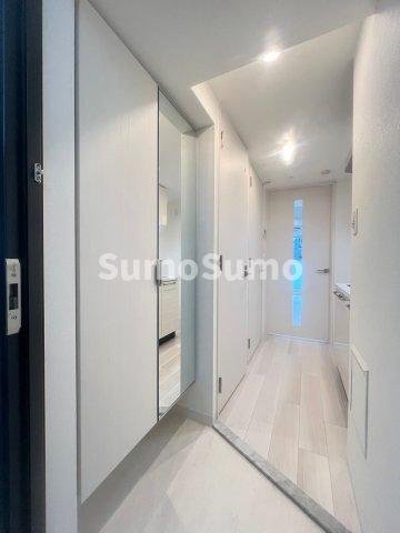 玄関　収納もある玄関です