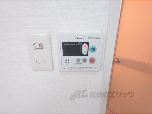 その他設備　給湯器リモコン