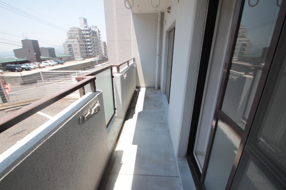 バルコニー　※別部屋の写真です