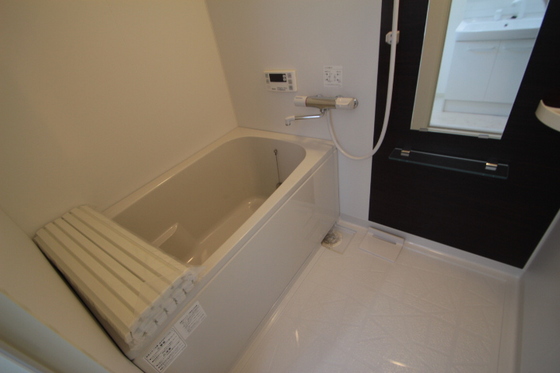 バス・シャワールーム　※別部屋の写真です