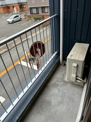 バルコニー　バルコニーからの眺めを楽しみながら食事をしませんか