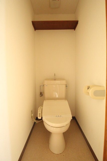 トイレ　別号室の写真です