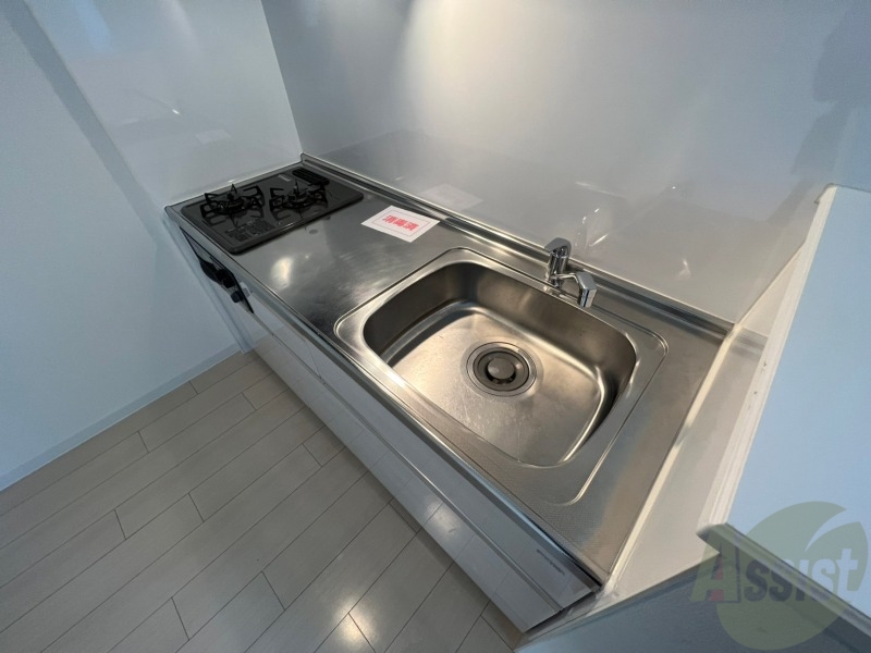 キッチン　システムキッチン完備で２口ついているので料理もできます！