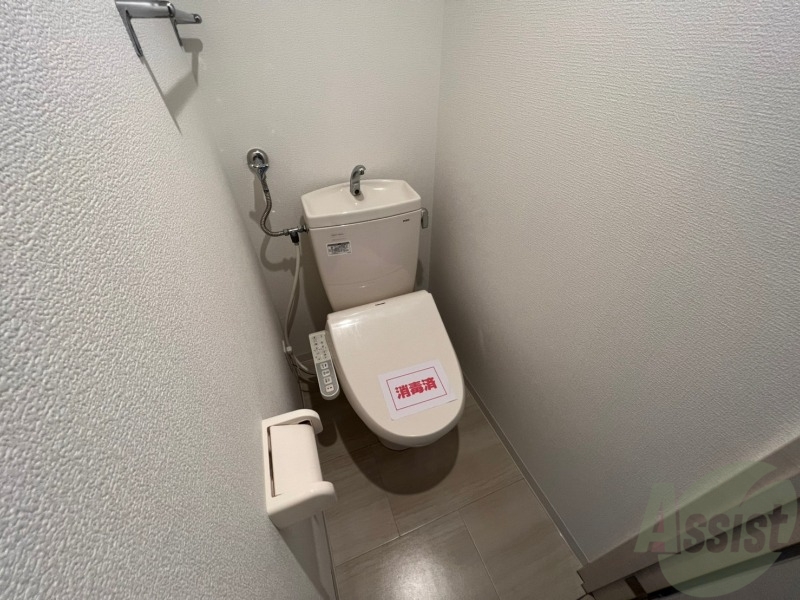 トイレ　ウォシュレット機能がついたトイレ。安心して使用できますね。