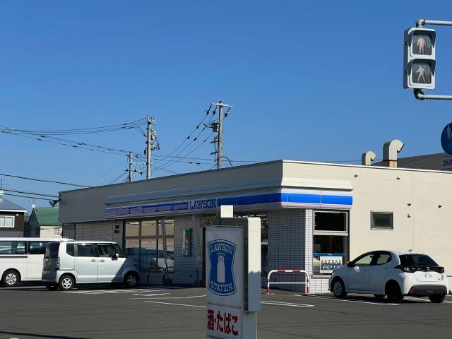 コンビニ　ローソン釧路芦野店（コンビニ）まで215m