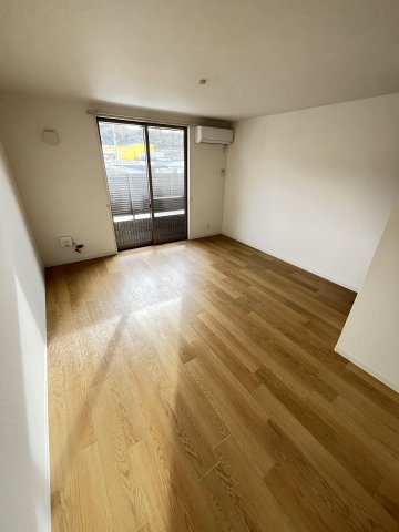 居室・リビング　明るい洋室です