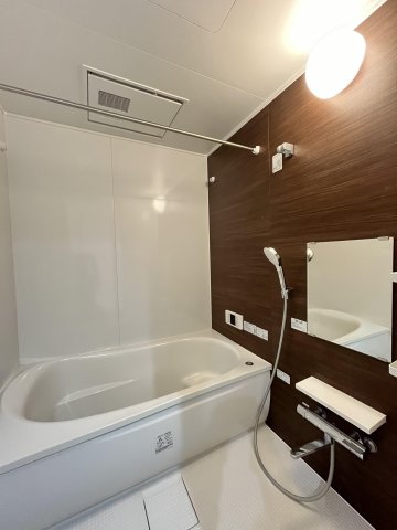 バス・シャワールーム　コンパクトで使いやすいお風呂です