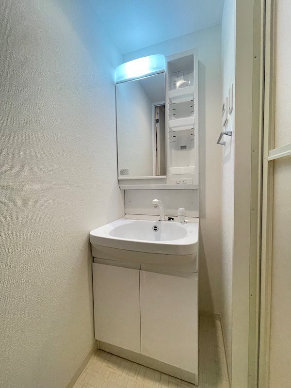 洗面設備　脱衣スペースもあります