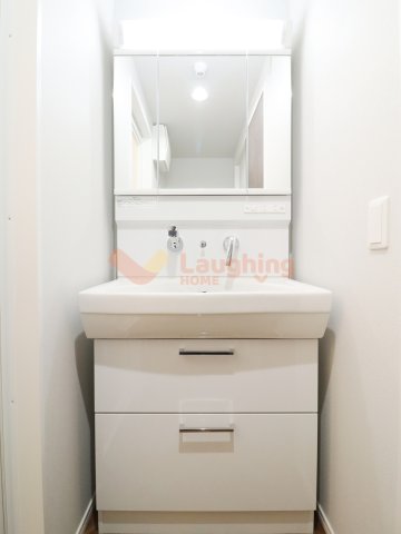 洗面設備　※同施工の類似物件となります