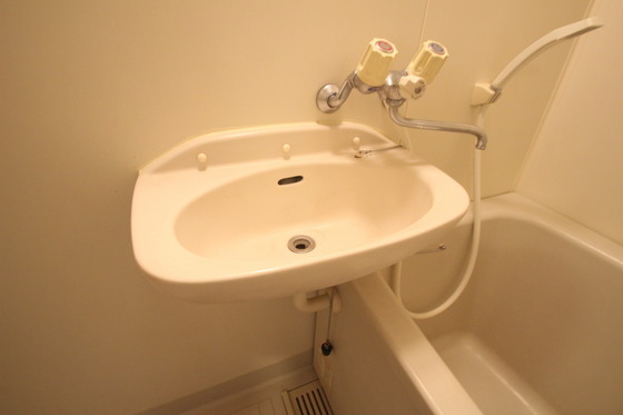 洗面設備　※別部屋の写真です