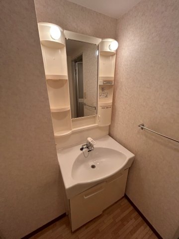 洗面設備　脱衣スペースもあります