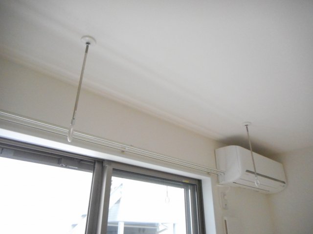 その他設備　室内物干し竿があり便利です