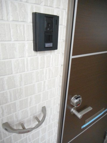 玄関　きれいな玄関、傘掛けがついていて便利です