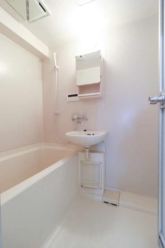 バス・シャワールーム　図面と現状に相違がある場合には現状を優先