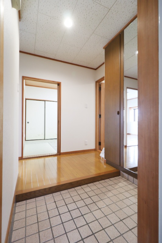 玄関　図面と現状に相違がある場合には現状を優先