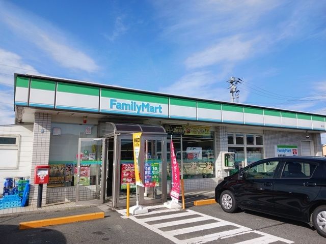 コンビニ　ファミリーマート鹿又店（コンビニ）まで2000m